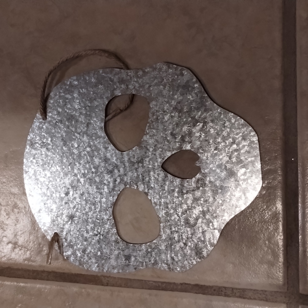 Metal cat and skull sign for Halloween decor - Picture 4 of 5